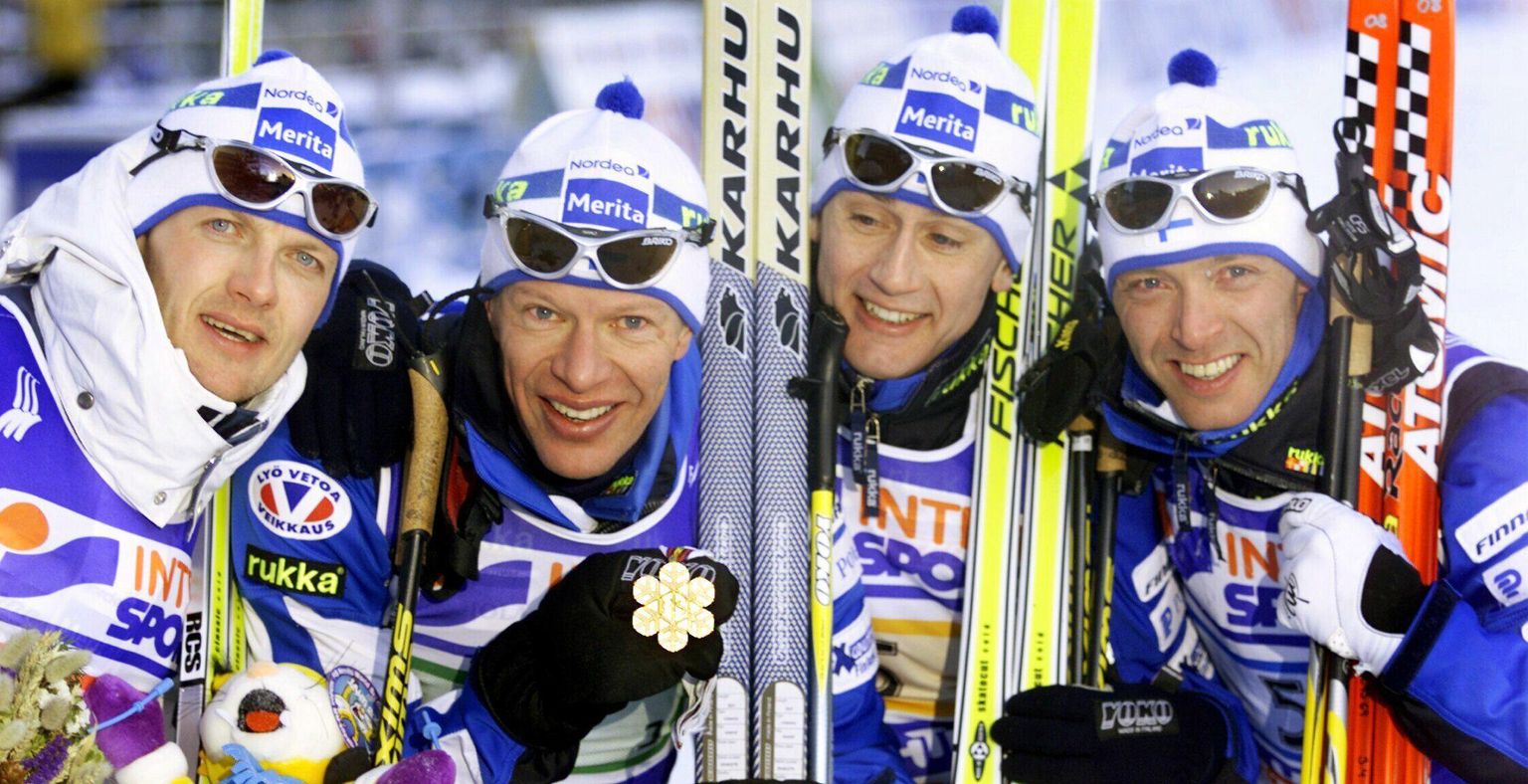 Soome 4x10 km teatenelik, kelle kuldsed medalid pärast dopinguskandaali puhkemist tühistati. Vasakult alates Janne Immonen, Harri Kirvesniemi, Sami Repo ja Mika Myllylä.
