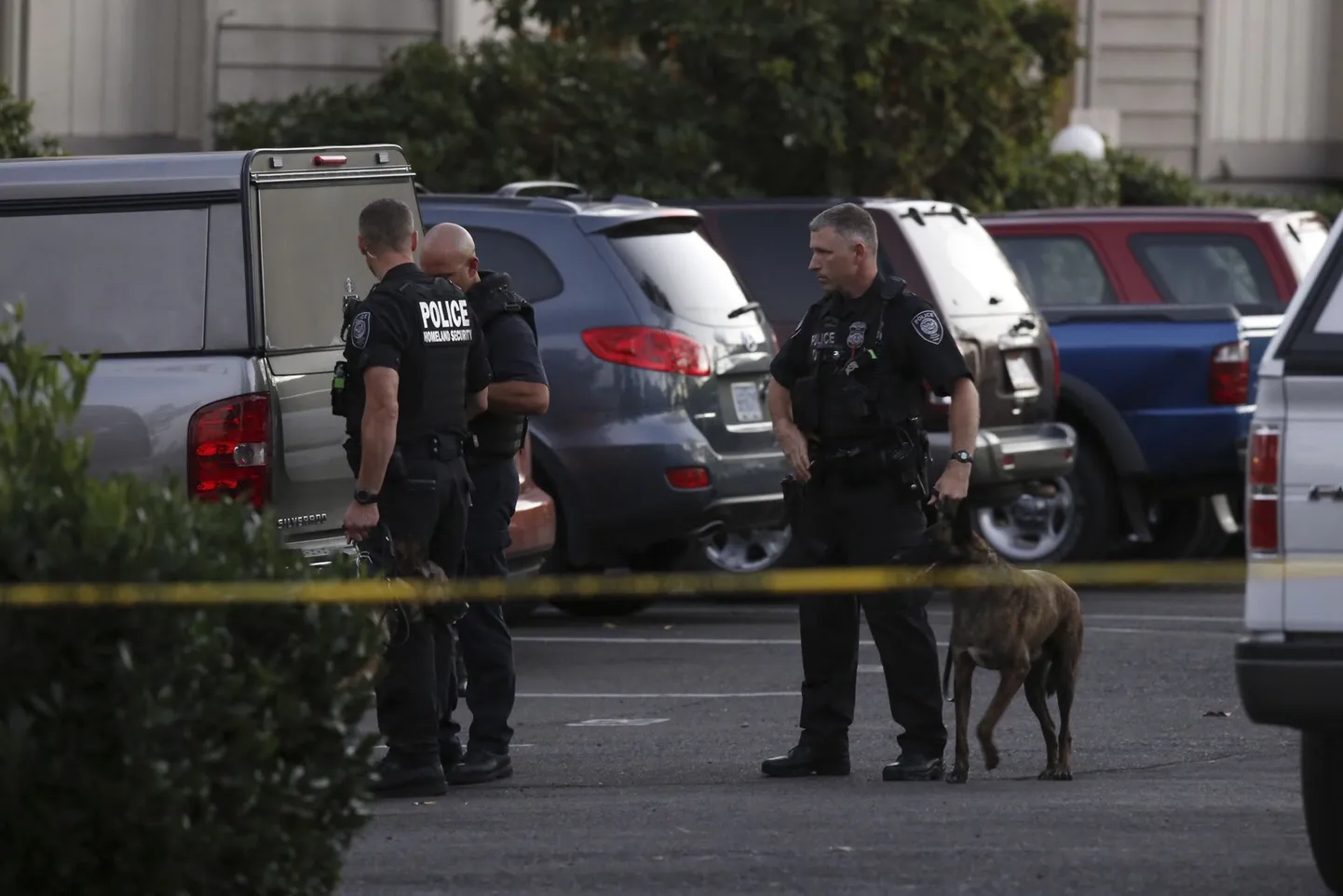 Politsei  Oregonis Roseburgis koolitulistamist uurimas