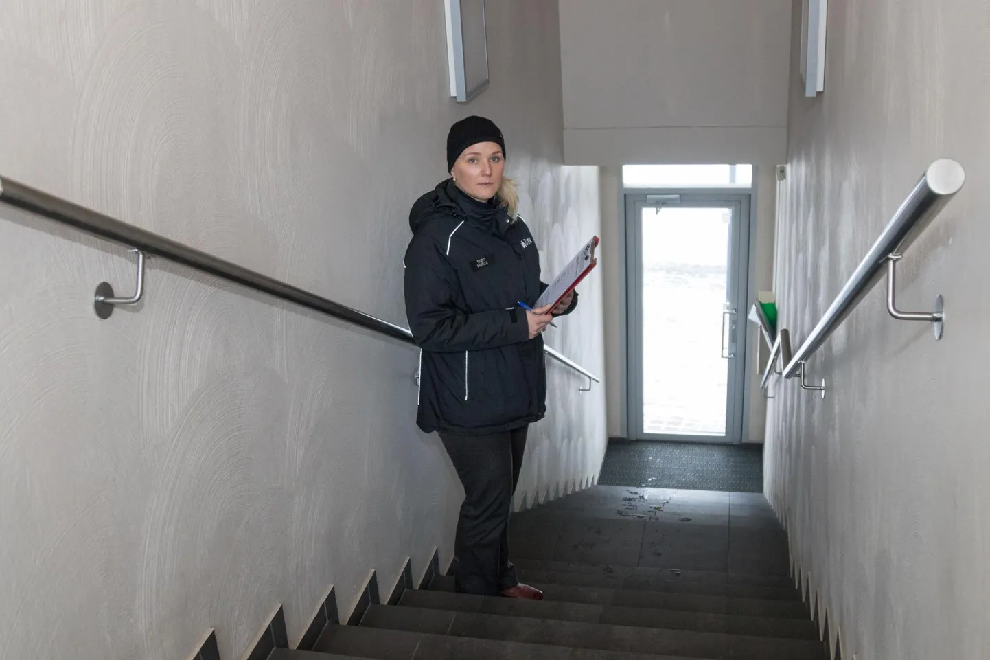 Tuleval nädalal kontrollivad päästeametnikud tuleohutust haridusasutustes. Pildil on Lõuna päästekeskuse ohutusjärelevalve büroo juhtivinspektor Sigrit Murdla.