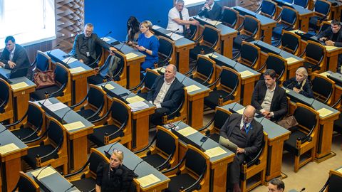 MARATON SUVEPUHKUSE EEL ⟩ Lisaeelarvest kohtute reformini: riigikogus on tõehetk trobikonnal poliitiliselt laetud eelnõudel