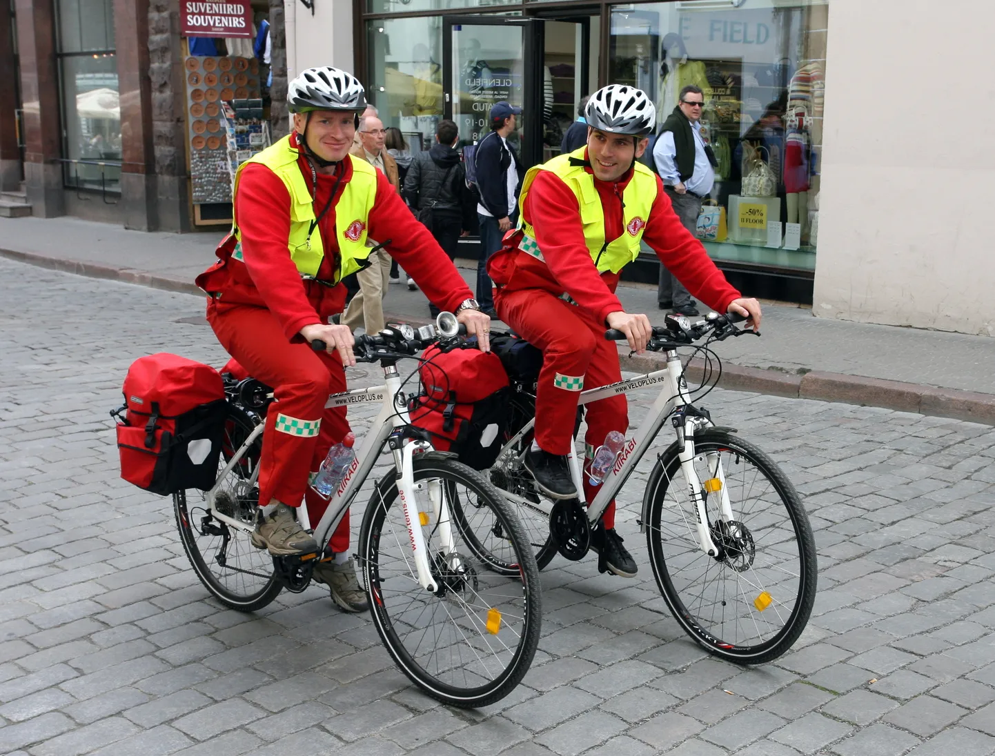 Kiirabi jalgrattabrigaad.