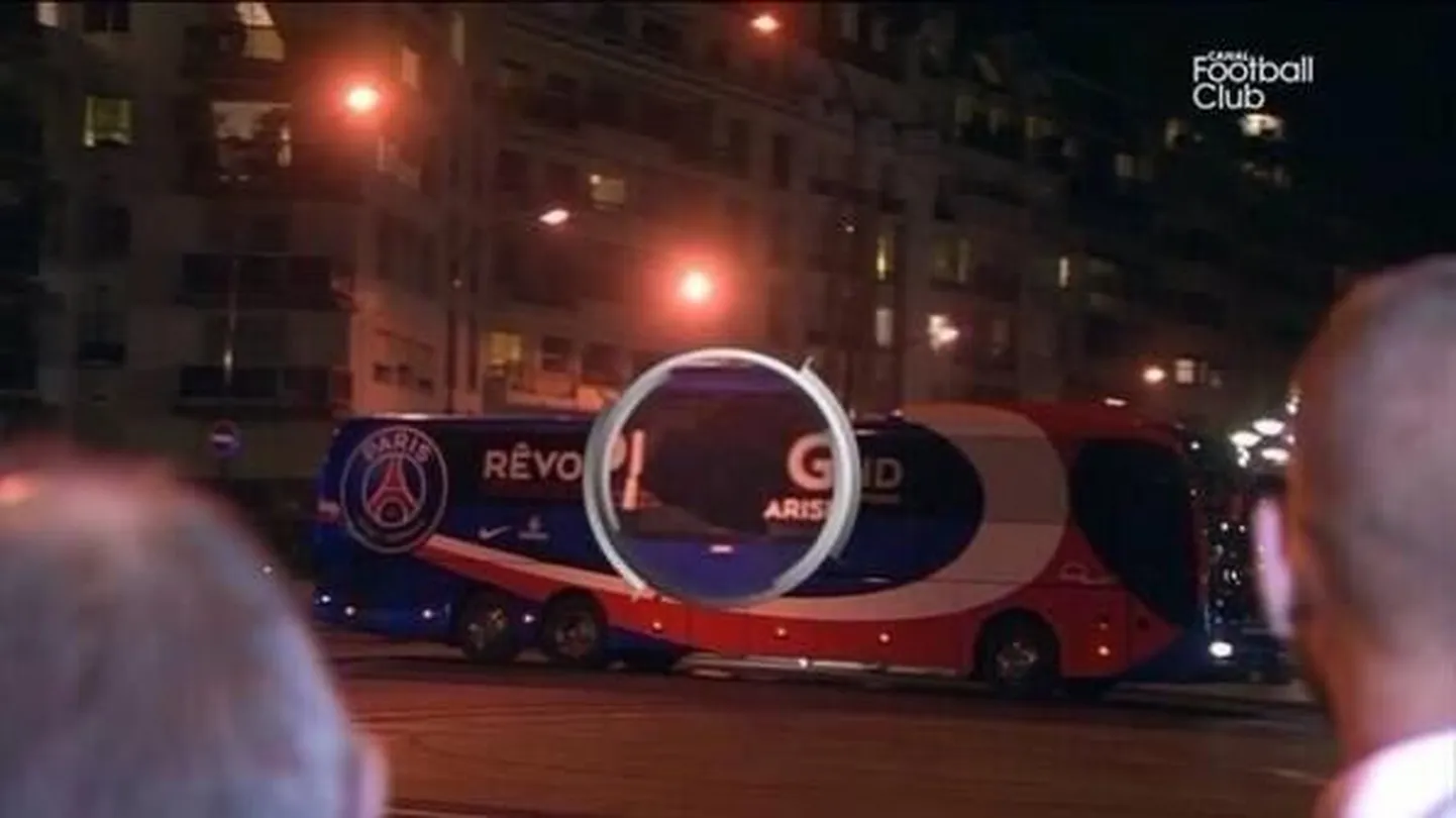 Kivirünnaku ohvriks langenud PSG meeskonna buss.