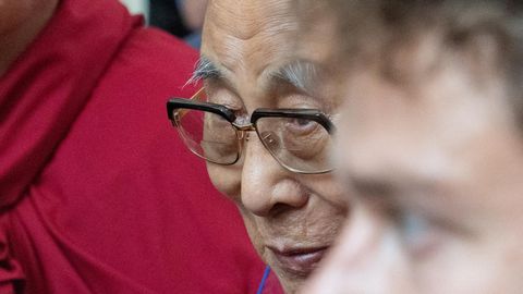 Andres Herkel ⟩ Dalai-laama hindab kullassepatööd