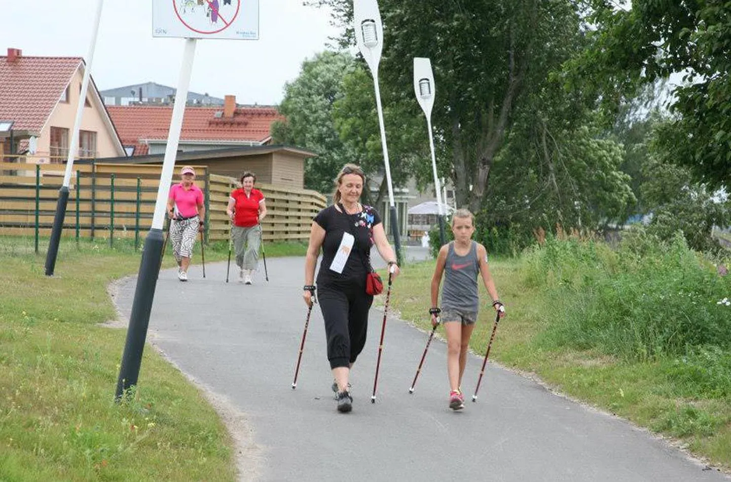 Kepikõnnisari "Kõnnime Pärnus" ootab osalejaid kuurordigalerii Central ees.