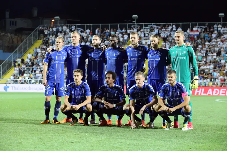 Sarpsborgi meeskond enne kolmanda eelringi kohtumist Horvaatia klubi Rijekaga. Keskkaitsja Joonas Tamm tagumises rivis vasakult teine.