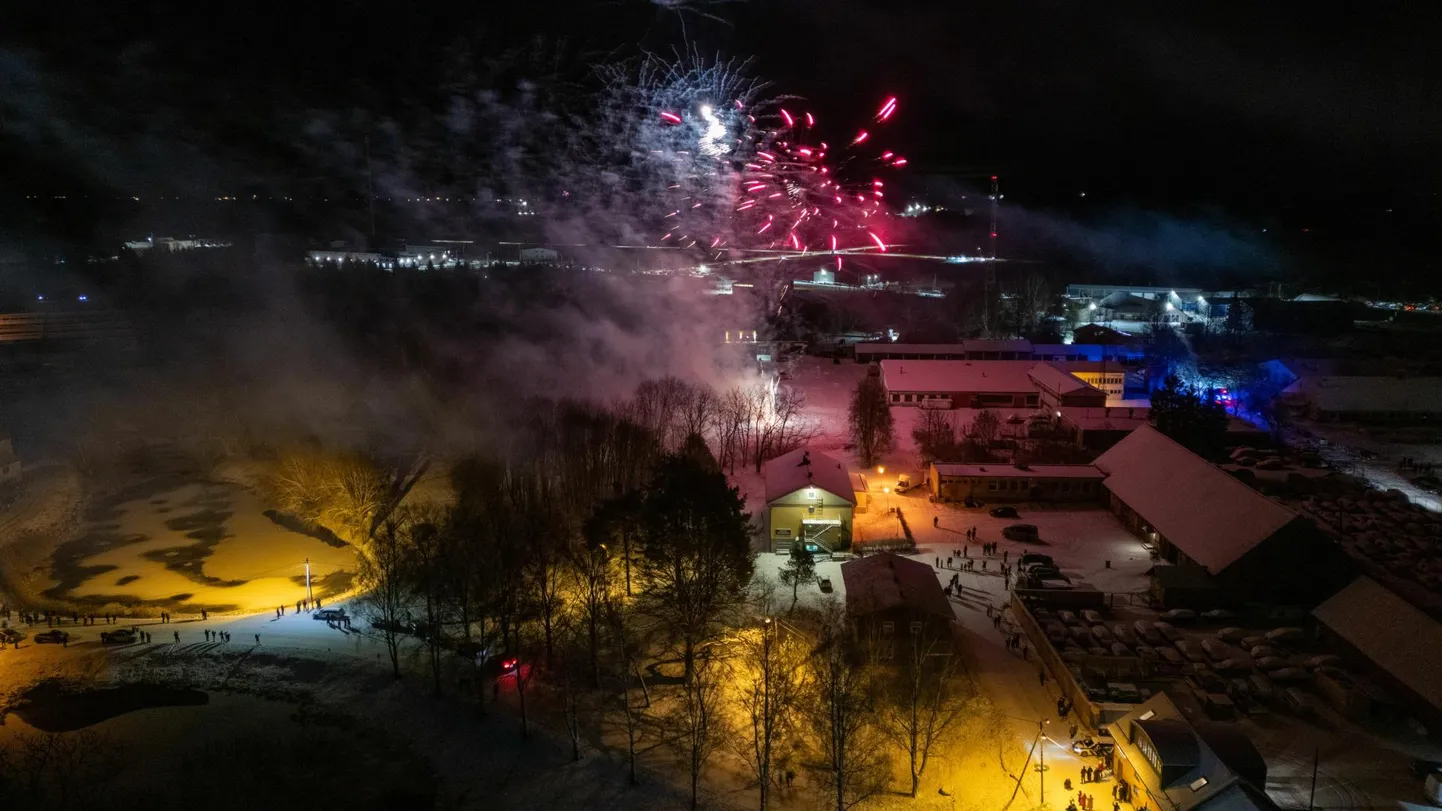 Viiratsis võeti 2025. aasta vastu ilutulestikuga, mis meelitas ligi palju rahvast. Pilt on illustratiivne.