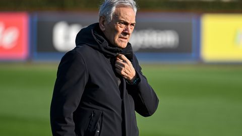 Itaalia jalgpalliliidu president astus ametist tagasi