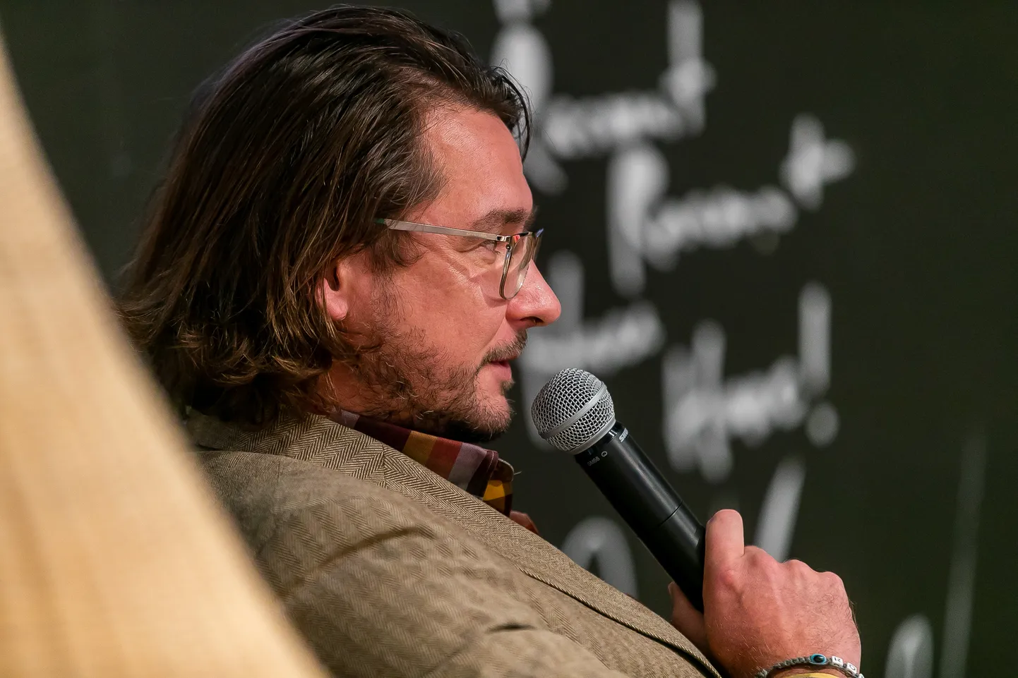 Hannes Veskimäe alias Anti Hegemoon oma raamatu "Vabariigi vaenlased" esitlusel.