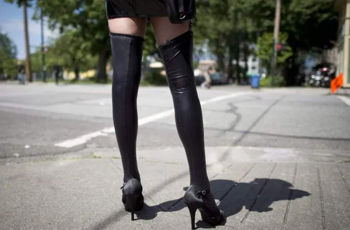 Жас айырмашылығы порно фотосуреттер