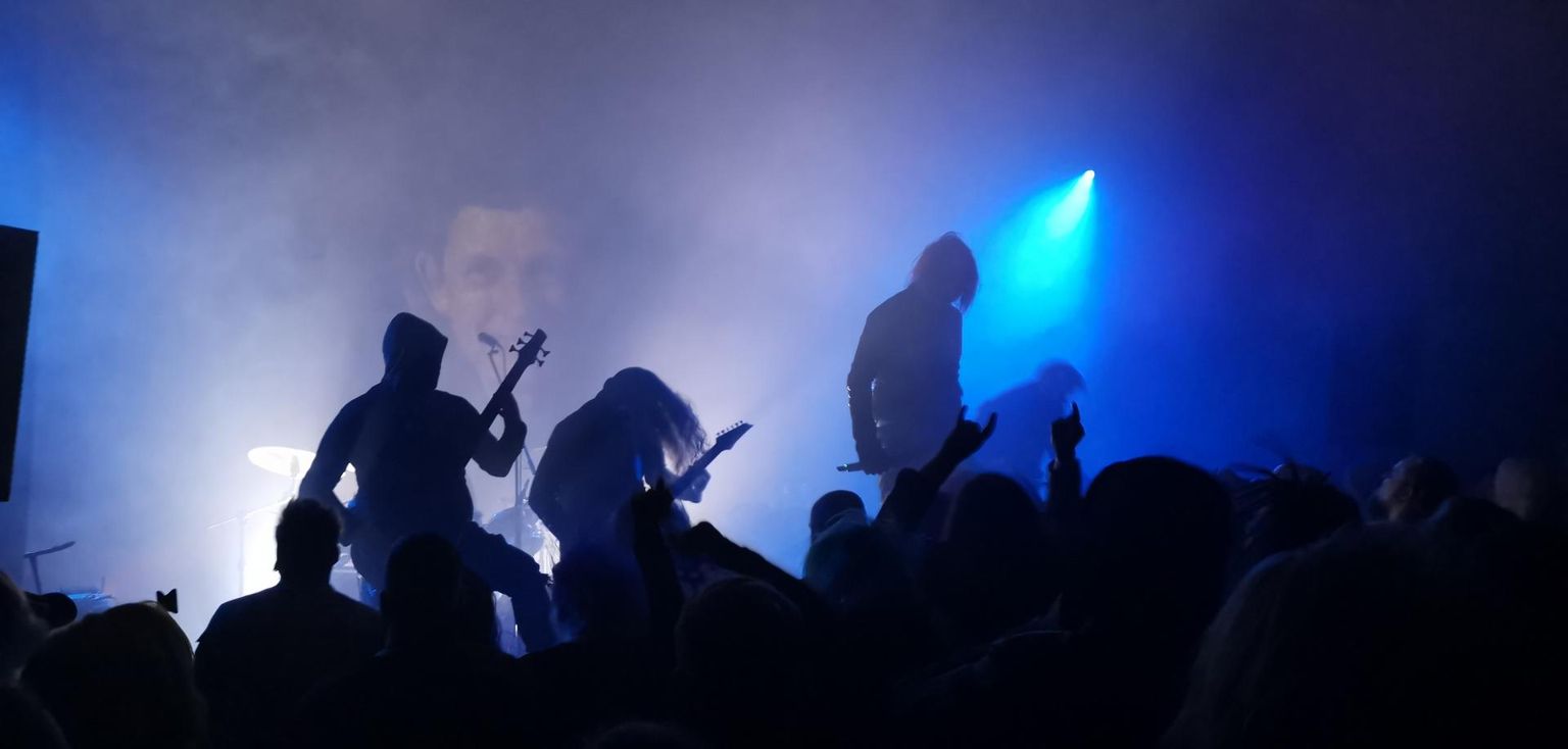 Ansambli Strych:9 debüütkontsert Tartu GenKlubis 24. oktoobril 2020.