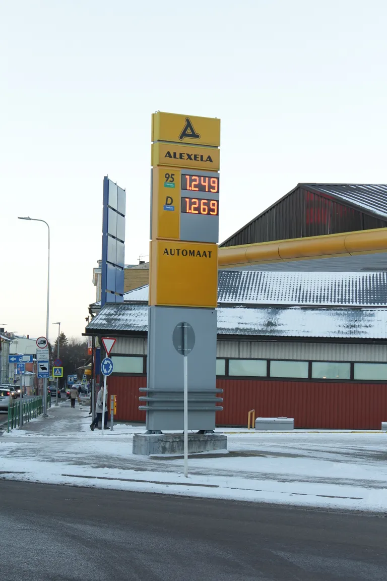 Kütuse hinnad Valga Alexela tanklas 8. jaanuari pärastlõunal.