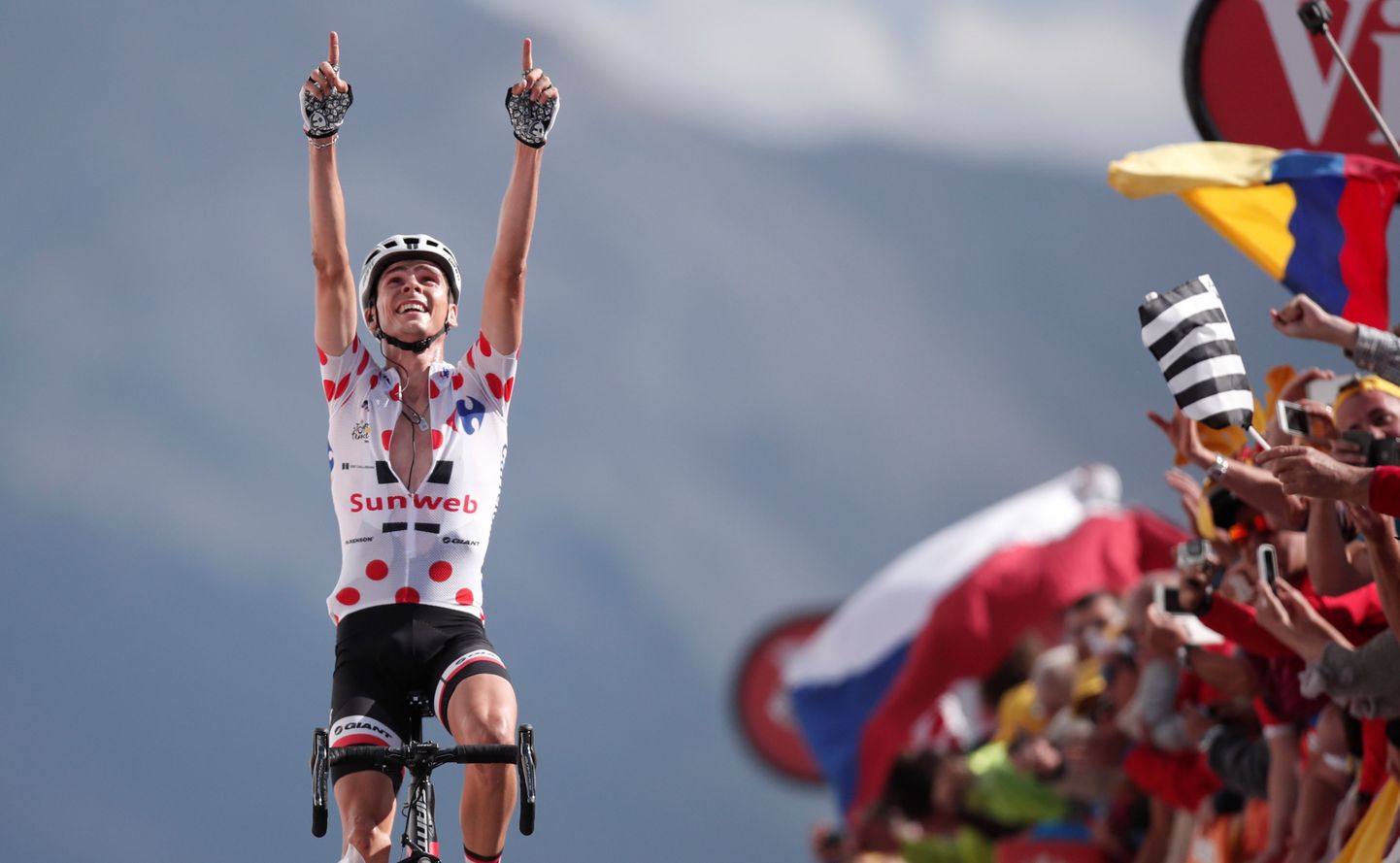 Mägedekuningale mõeldud mummulist särki kandev Warren Barguil (Sunweb) sai Tour de France'il teise etapivõidu.