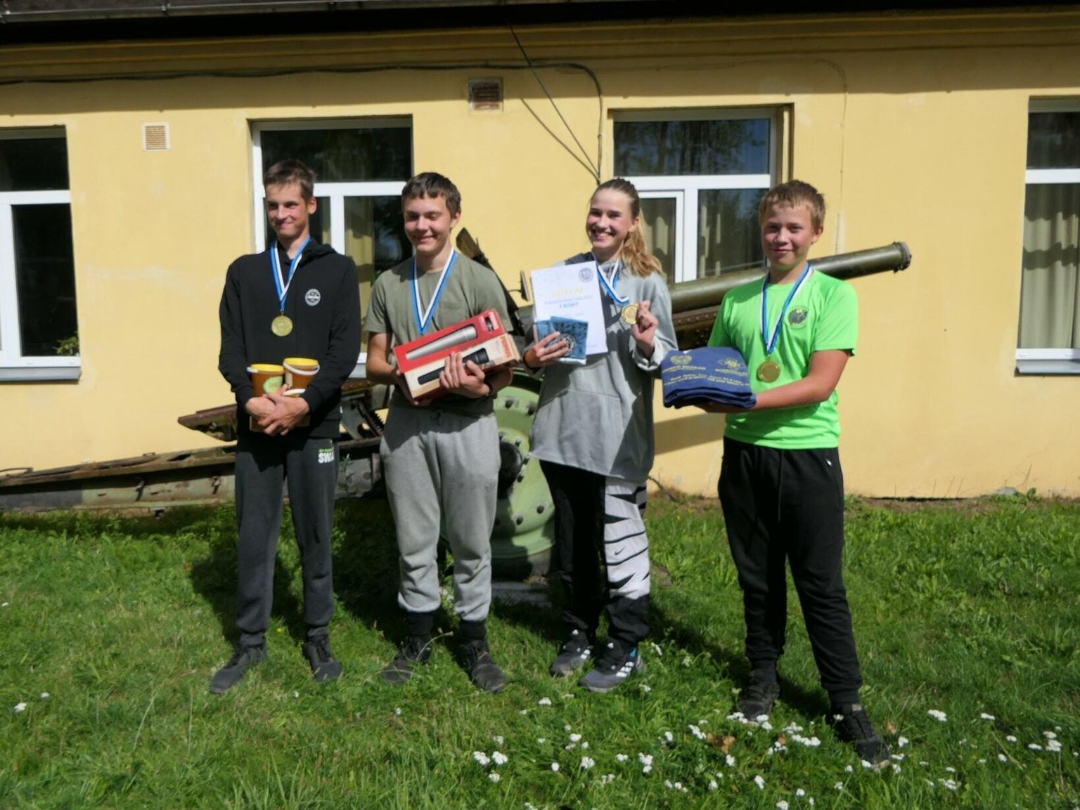 Võidukasse tiimi kuulusid Silver Ostrat (vasakult), Eke Egor, Kädi Rõõmus ja Oskar-Hendrik Kutsar.