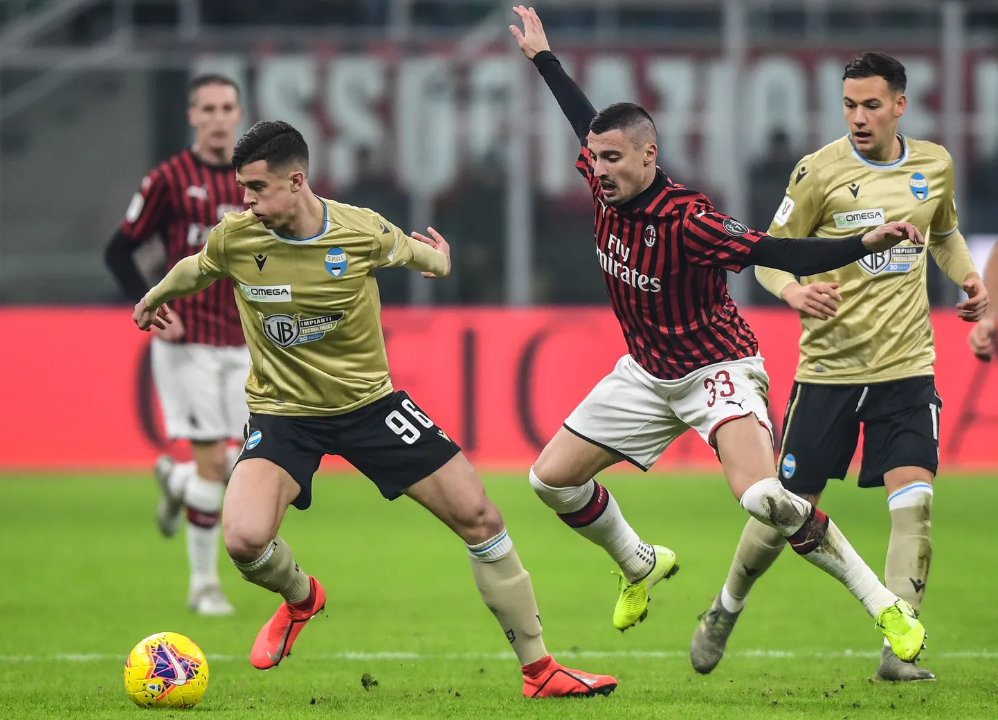 Georgi Tunjov kuulus Itaalia karikavõistlustel mängus AC Milaniga algkoosseisu.