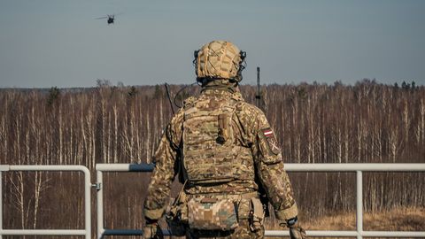 Ceturtdien Latvijas gaisa telpā konstatētais drons nav atrasts