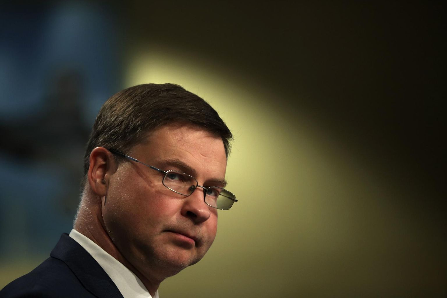 Euroopa Komisjoni asepresidendi Valdis Dombrovskise sõnul vajab majandus peale avaliku sektori toetuse ka kapitaliturge.
