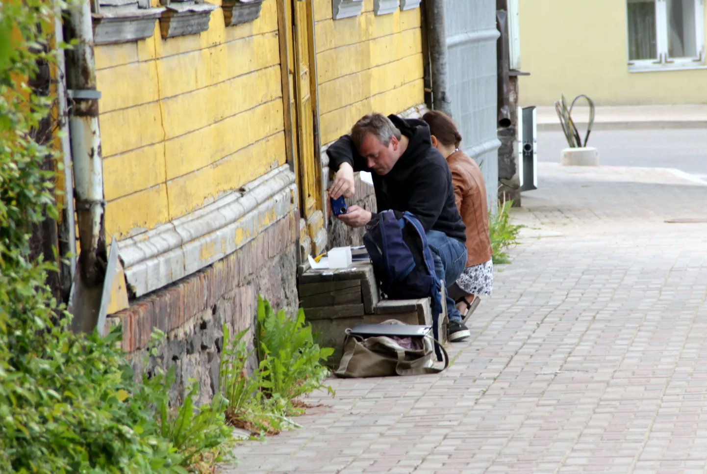 Lisaks värviuuringutele heitsid tudengid pilgu peale Valga vanade puitmajade viimistlusele ja hoonete välisdetailidele. Kõik pildistati üles ja kaardistati.