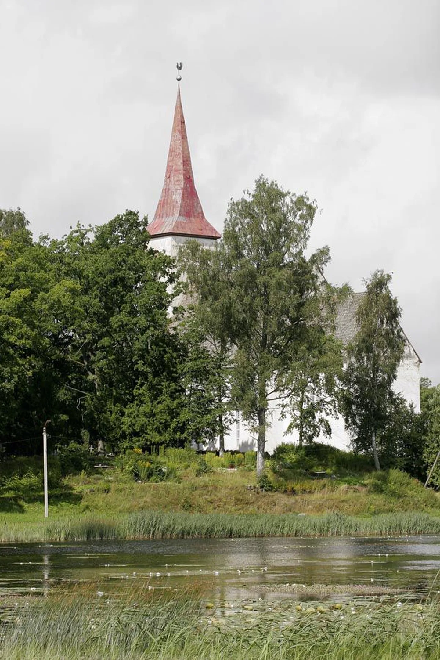 Suure-Jaani kirik.