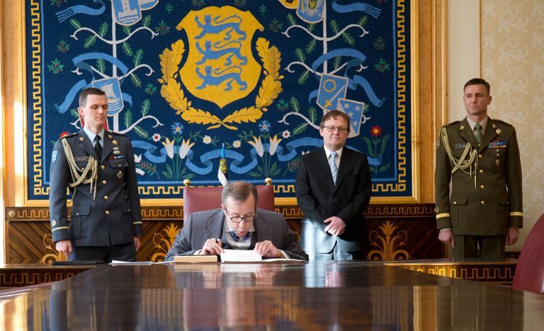 Liis Treimann (Postimees): Puuhhh!
Kõhkluskoalitsiooni valitsuskabinetile sai allkiri alla.