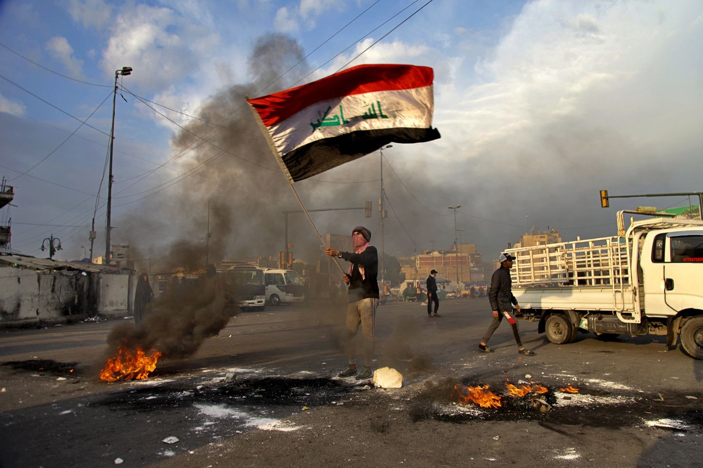 USA ja Iraani vahelise konflikti lahingutandriks on kujunenud Iraak. Fotol Iraani hiljutise õhurünnaku vastu protestivad iraaklased.