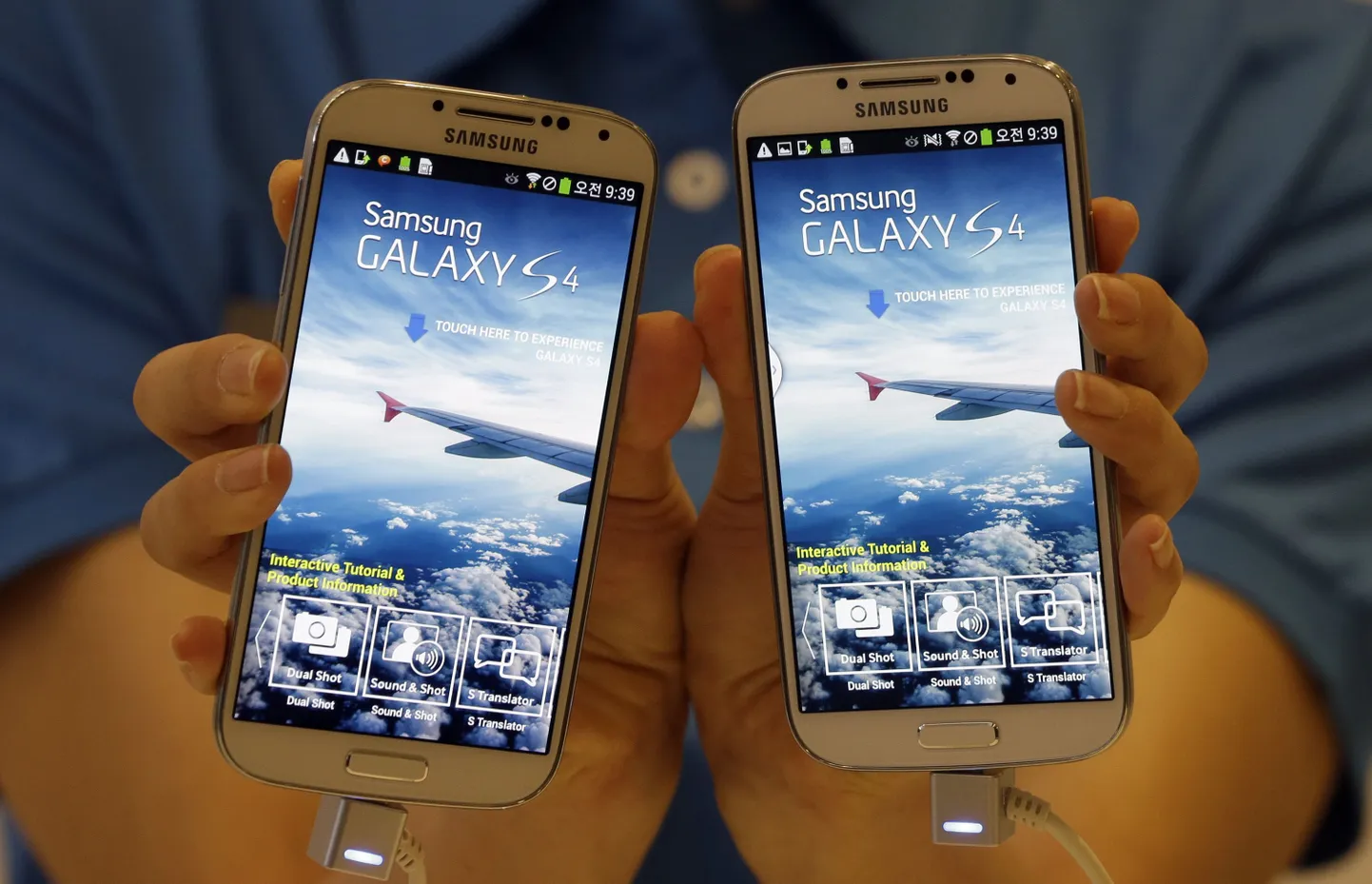 Samsung Galaxy S4. Иллюстративное фото.
