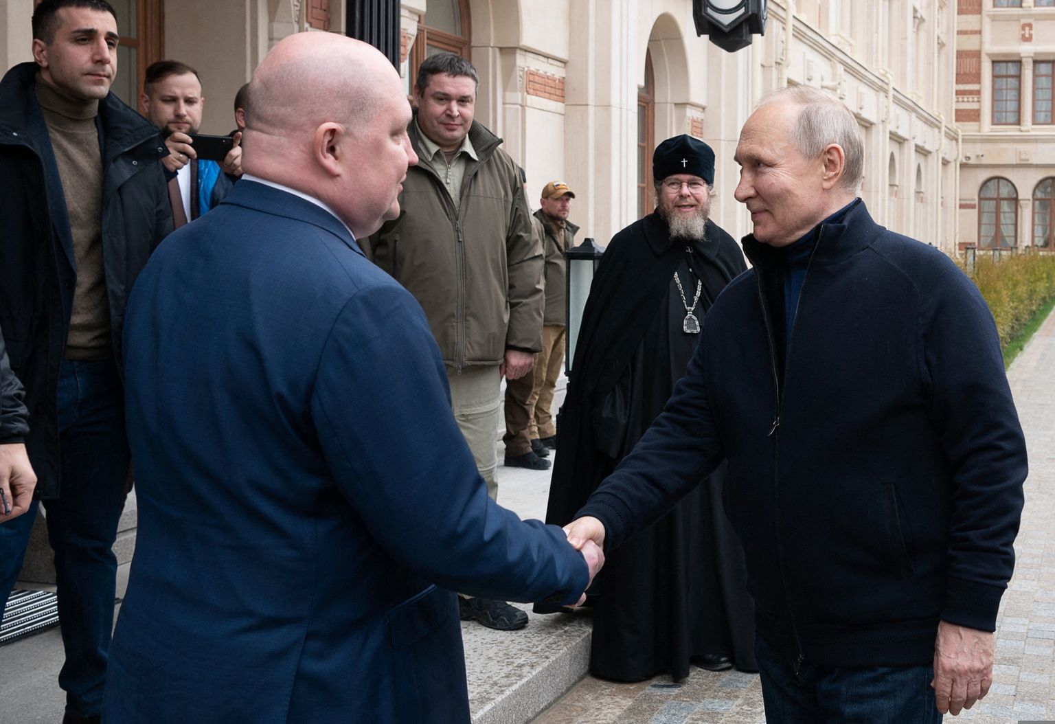 Kara noziedznieks Vladimirs Putins apmeklē Krimu un Sevastopoli.