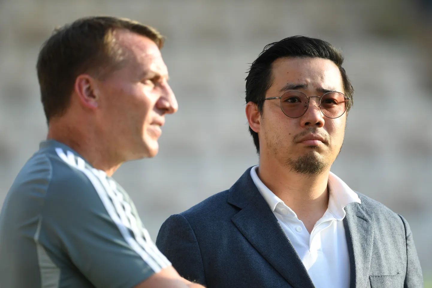 Leicester City esimees Aiyawatt Srivaddhanaprabha (paremal).