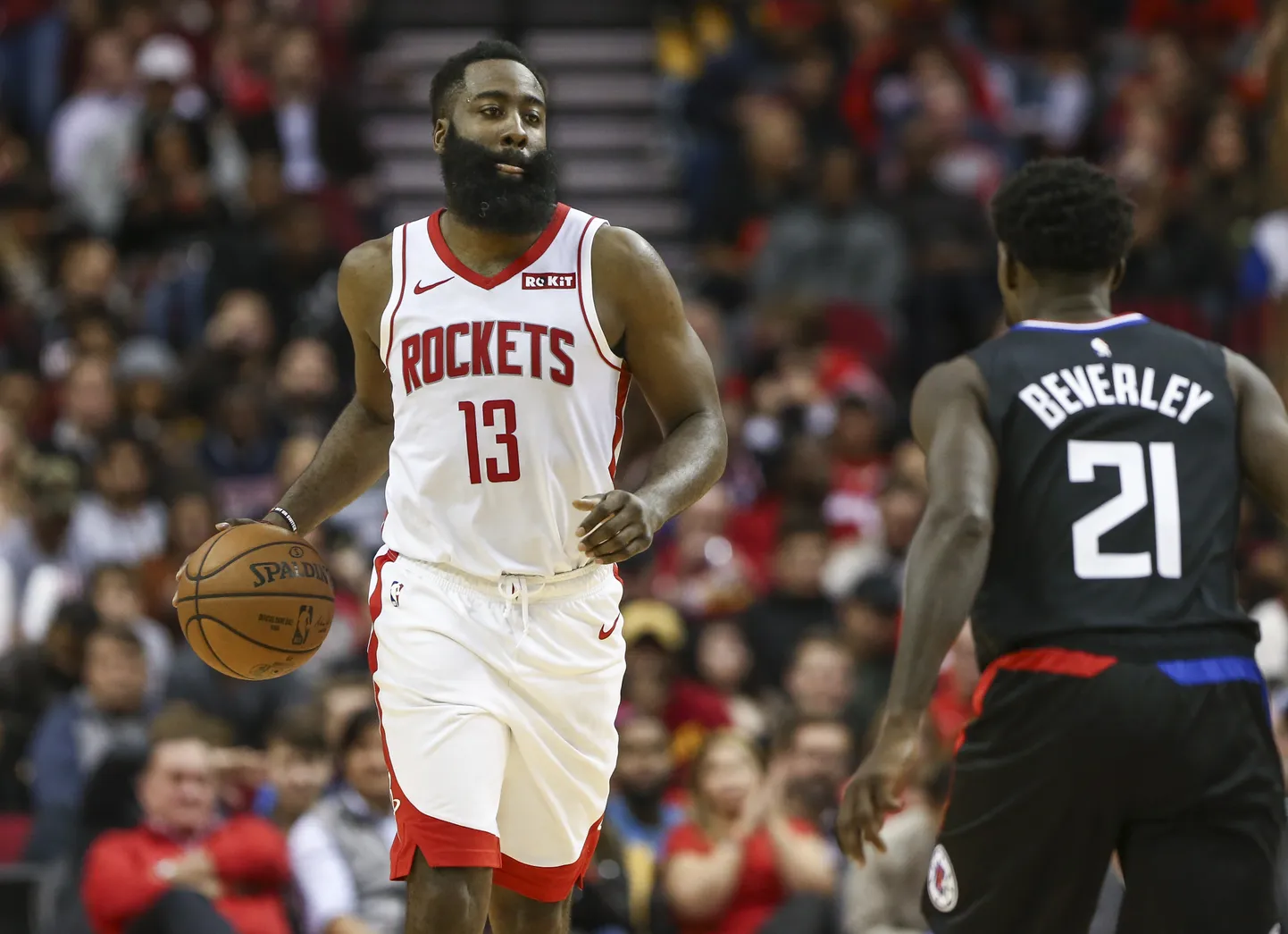James Harden (13) palliga.