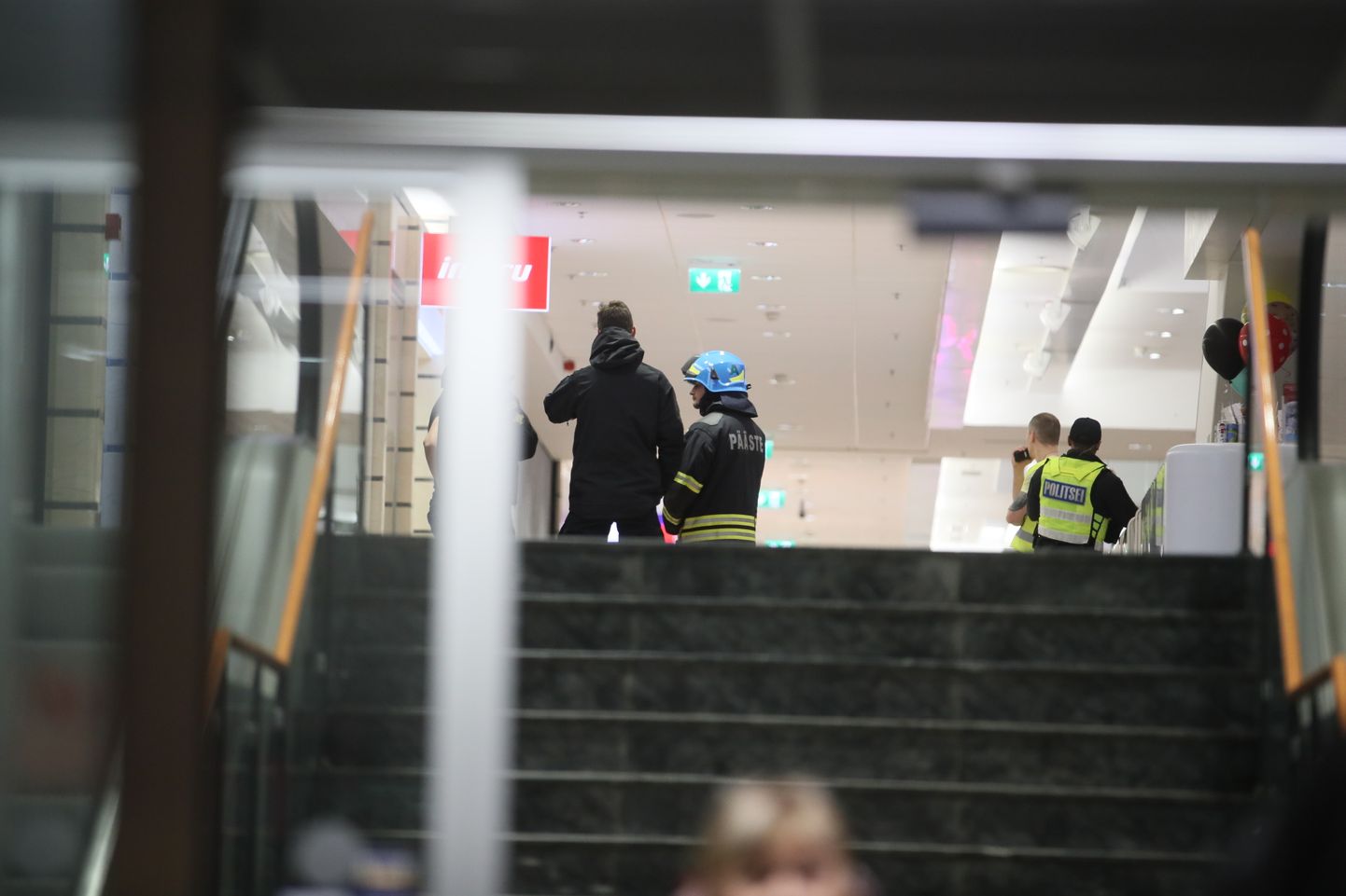 Эвакуация в торговом центре. Фото иллюстративное.