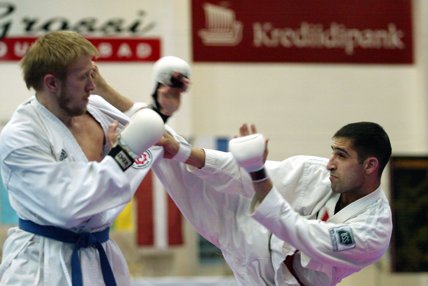 Jyoshinmoni karate-do MK etapp Rakveres, meeste kumite jehakalaus kuni 70 kg sai võidu Eesti esindaja Amid Mageramov (paremal).