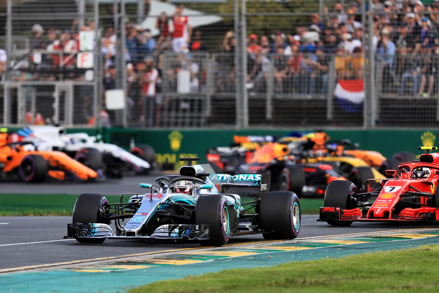 Millal tuleb päev, kui vormel 1 stardirivi tipus ei domineeri enam Mercedes ja Ferrari?