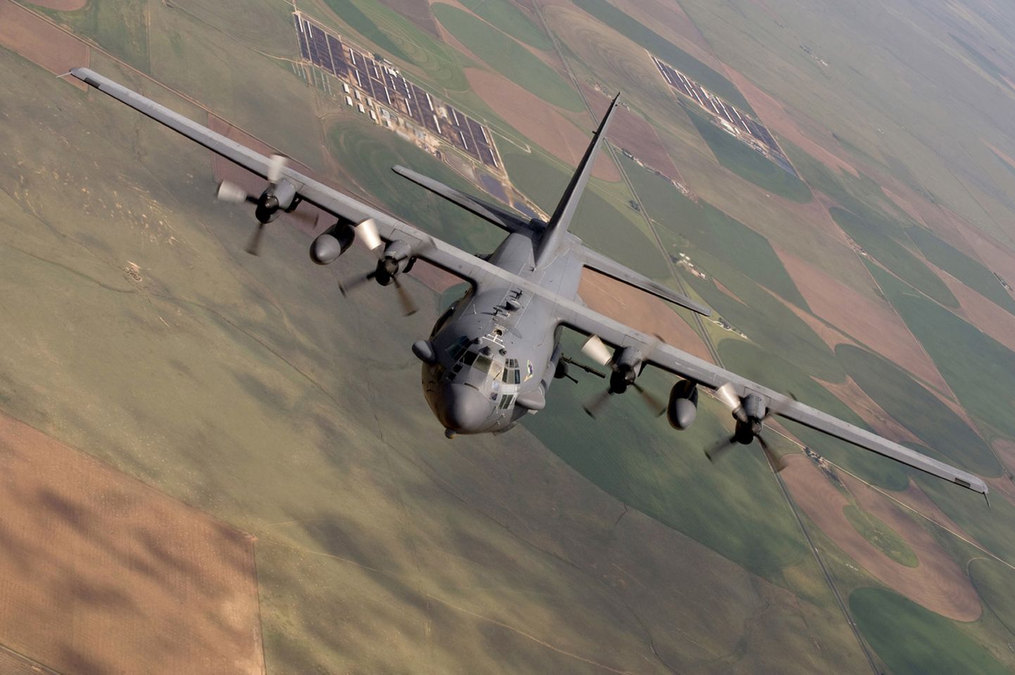 USA erioperatsioonide tuletoetuse lennuk AC-130 Spectre.