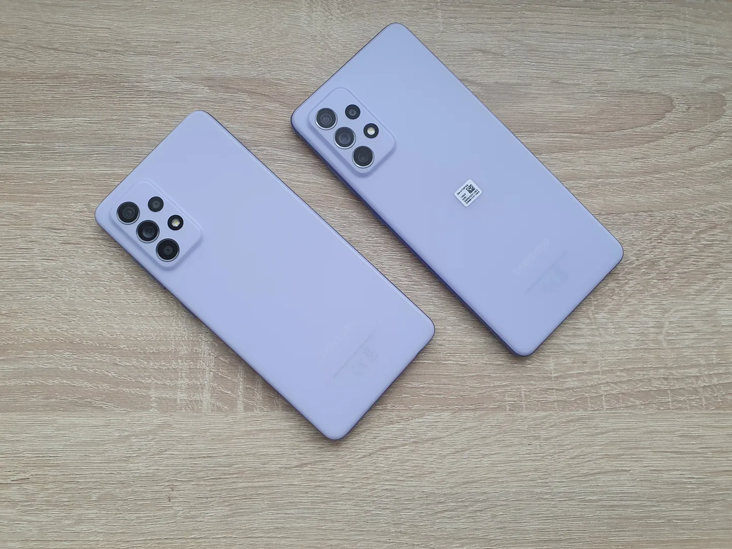 Samsung Galaxy A52 ja A72