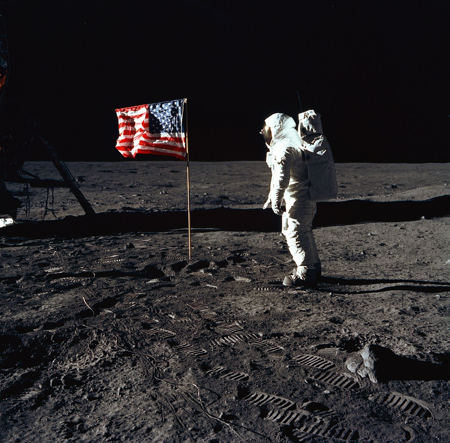 USA lipp ja Edwin «Buzz» Aldrin Kuu pinnal