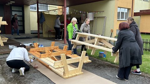 Väätsa lasteaia õueala muutus töökate käte abil veelgi ilusamaks