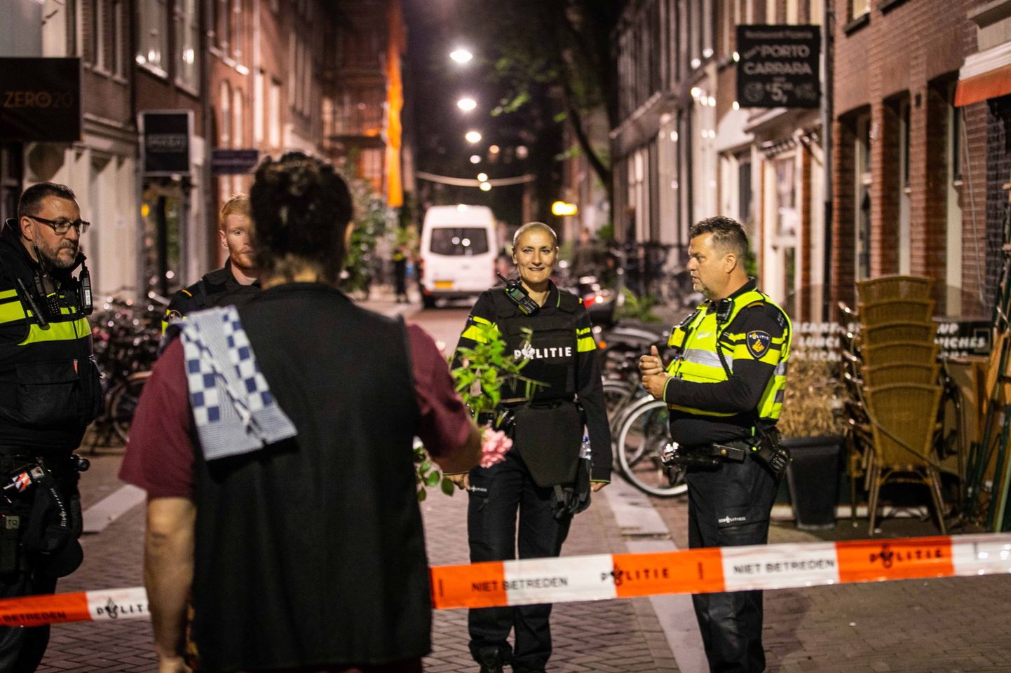 Amsterdamas centrā sašauts Nīderlandes vadošais reportieris par noziedzību.