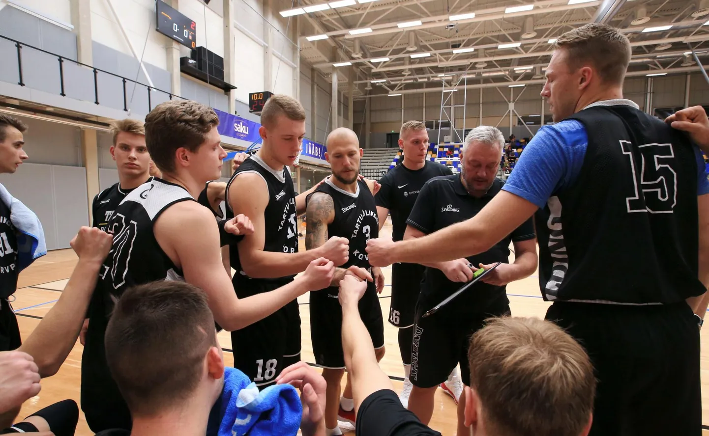 Tartu ülikooli korvpallimeeskond jätkab eurosarjast välja kukkumise järel mängudega PAFi Eesti-Läti liigas.