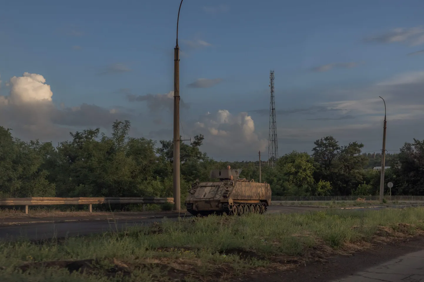 Ukrainlaste soomusmasin M113 Donetski oblastis.