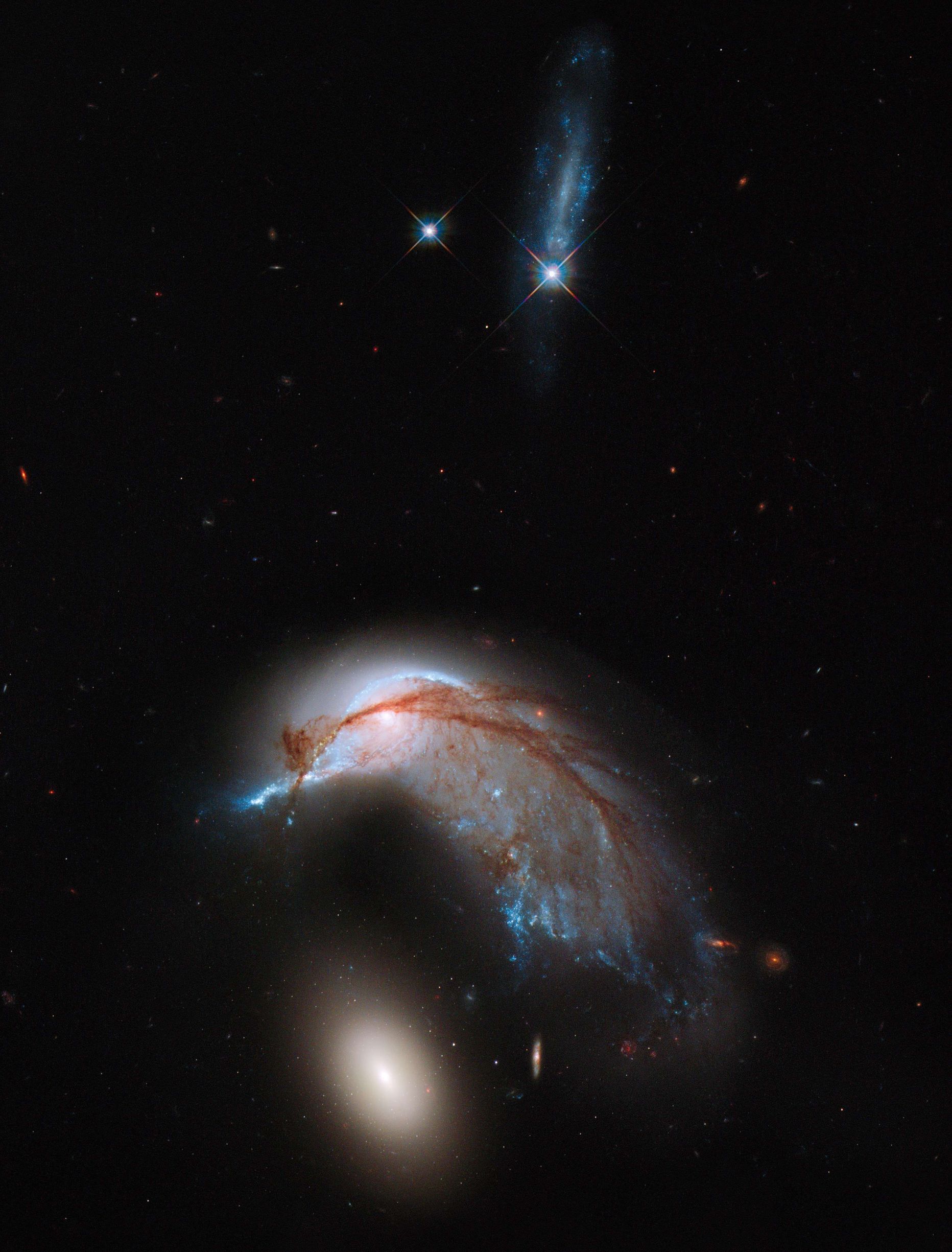 Kosmoseteleskoop jäädvustas kahe galaktika kokkupõrke
