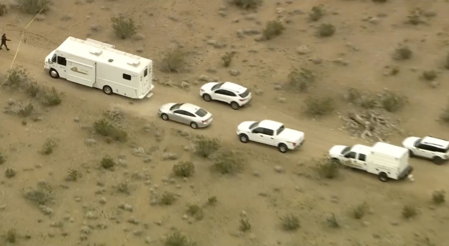 Võimuesindajate autod 24. jaanuaril 2024 USAs Californias Mojave kõrbes, kus leiti kuus surnukeha.