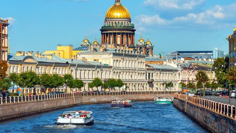 Россия снова начнет выдавать иностранцам э-визы: по ним можно будет приехать в Петербург