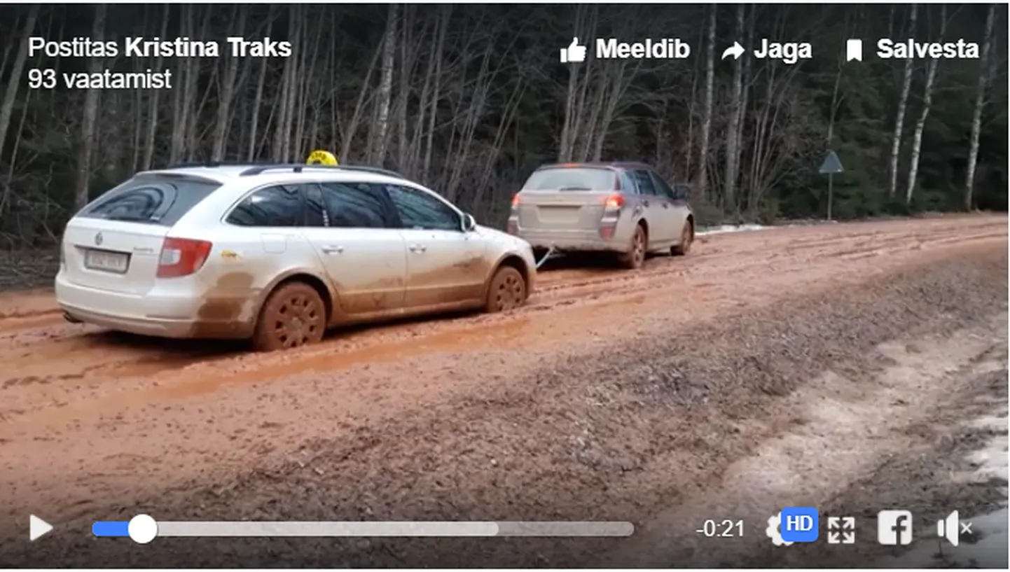 Riigimaantee oli muutunud nii mudaseks, et takso jäi sinna kinni.