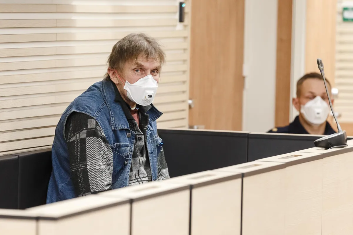Виктор Коваленко на скамье подсудимых в 2018 году. Из-за туберкулеза он должен был носить респиратор.