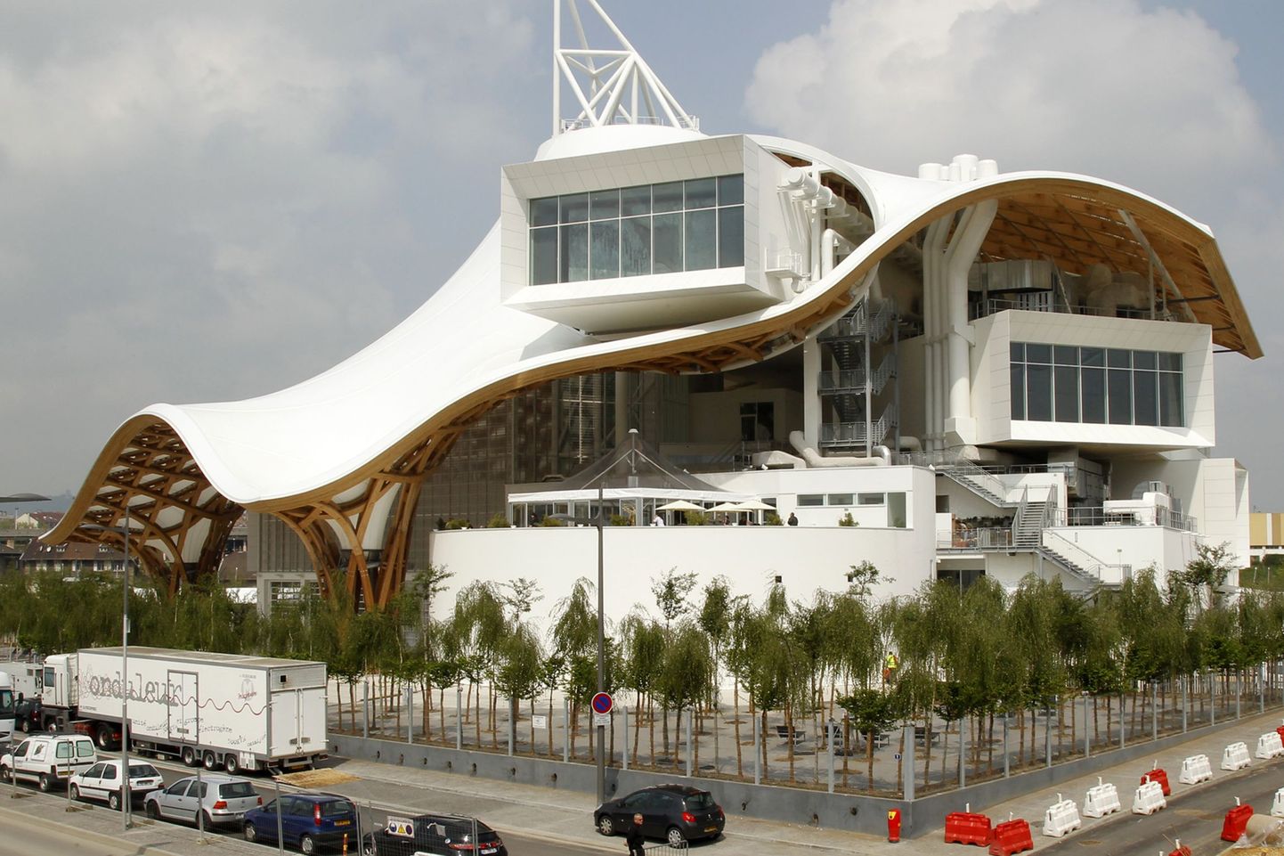 Prantsusmaal Metzis avati uus Pompidou kunstikeskus, kus saab näha tänapäevakunsti