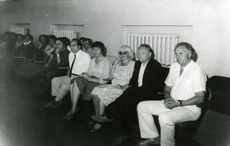 Inge Unt ja teised ÜPUI-lased Iisakul 1987. aastal.