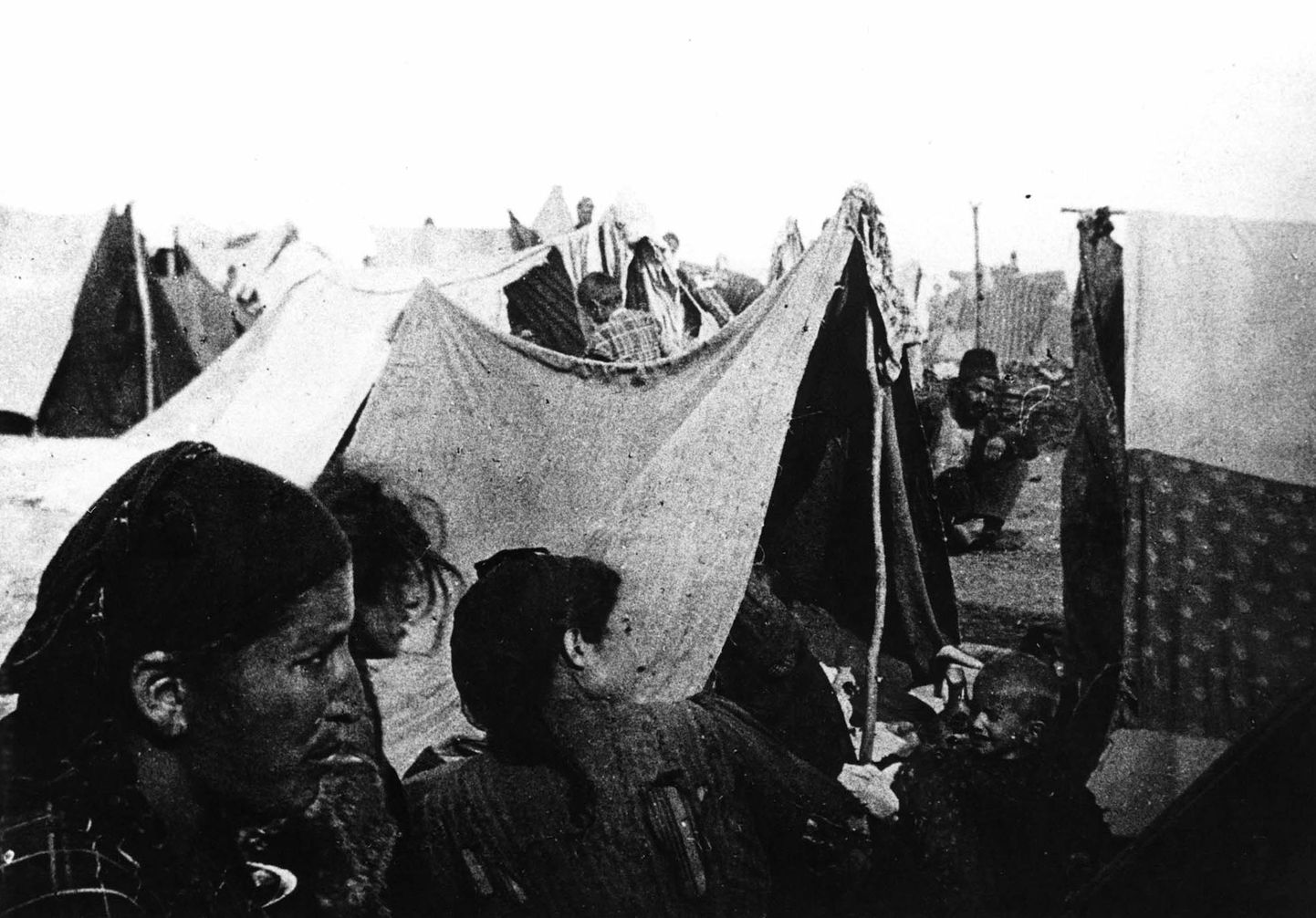 Палатки армянских беженцев в сирийской пустыне (1915 год).