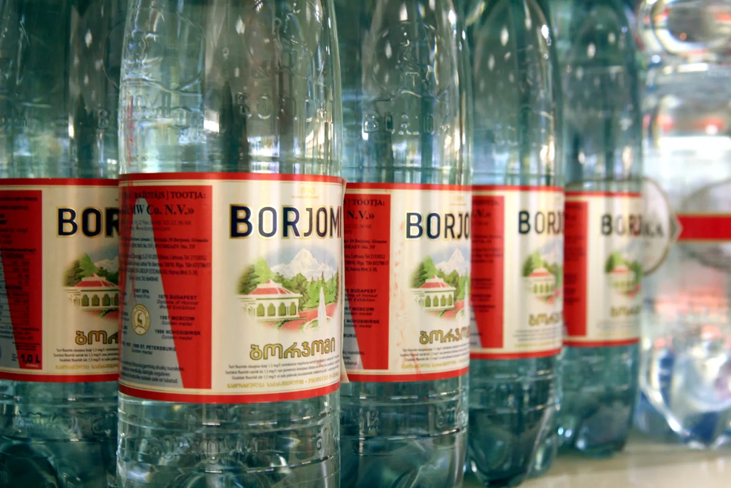 TLMP05: BORJOMI VESI    : TALLINN, EESTI, 15AUG08
Pildil on Borjomi vesi. 
lt/Foto:LIIS TREIMANN