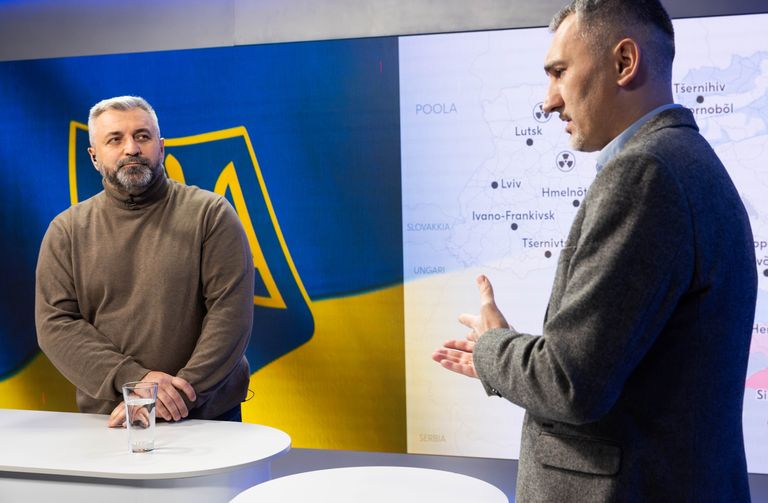 Ведущий Дмитрий Мороз спрашивает у Владимира Паламара о планах новой радиостанции в Эстонии.