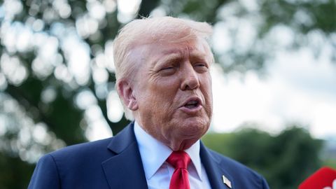 Tramps piemēros Krievijai sankcijas tiklīdz NATO valstis pārtrauks pirkt Krievijas naftu