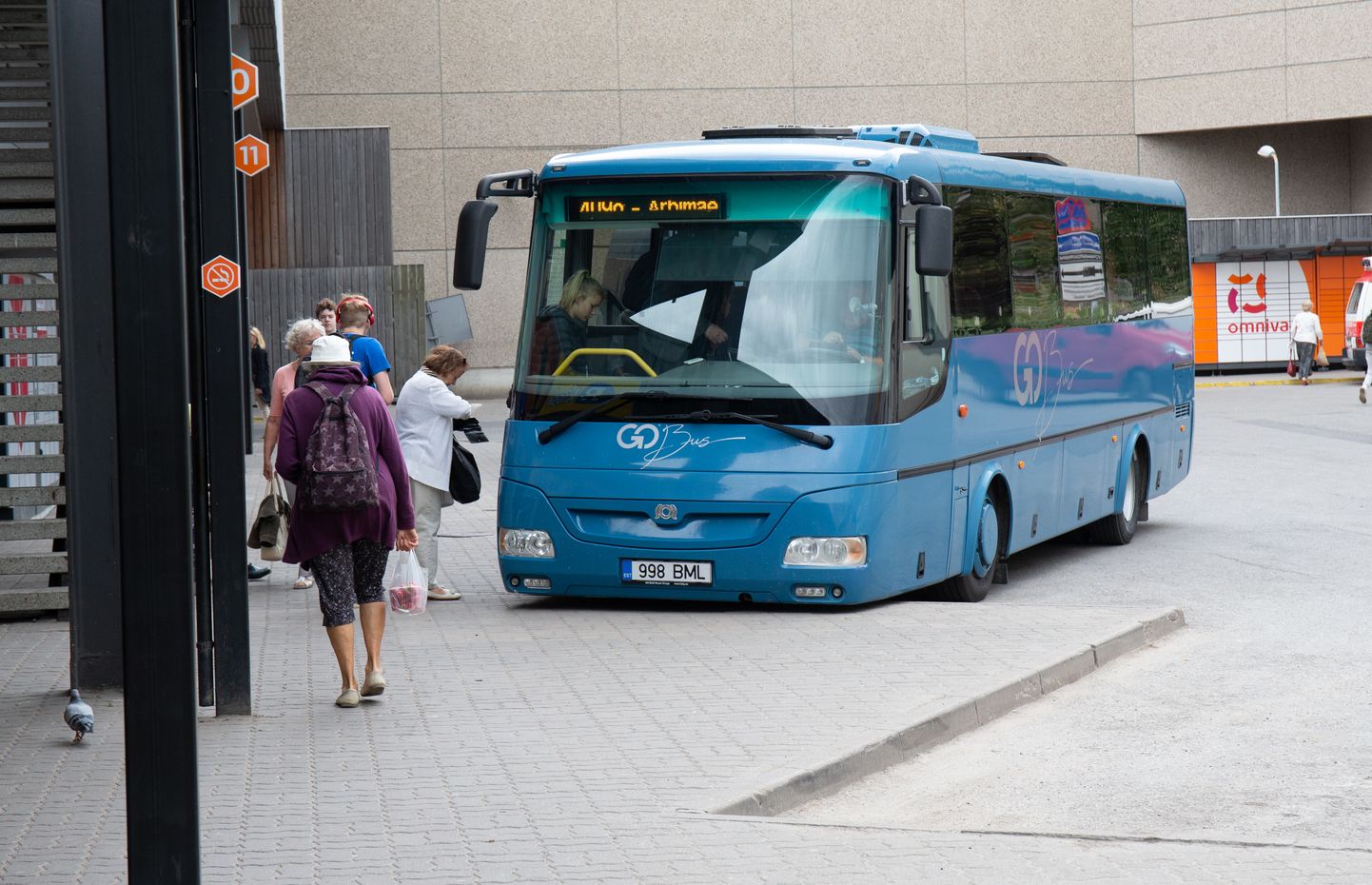 Tartu maakonnaliine teenindavad sinised Go Bus`i bussid.